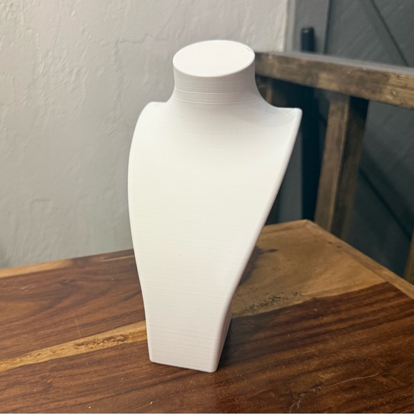 Elegant White Necklace Display Bust - Picture 7 of 7